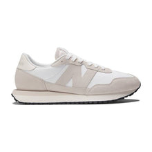 Cargar imagen en el visor de la galería, Calzado New Balance MS237SE Blanco/Beige
