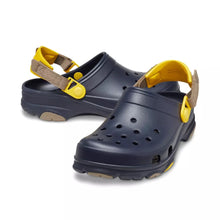 Cargar imagen en el visor de la galería, CALZADO CROCS 206340-4LH ALL TARRAIN NAVY C/AMARILLO
