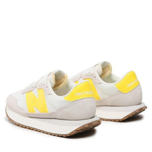 Cargar imagen en el visor de la galería, Calzado New Balance WS237QE Blanco/Amarillo
