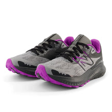 Cargar imagen en el visor de la galería, Calzado New Balance WTNTRKP5 Running Gris/Morado/Negro
