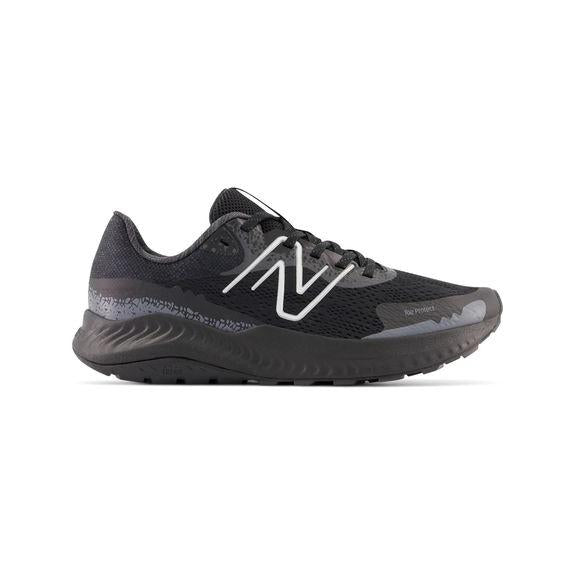 Calzado New Balance MTNTRLK5 Negro/Negro